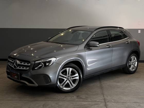 MERCEDES-BENZ GLA 200 1.6 CGI FLEX STYLE 7G-DCT MERCEDES-BENZ GLA 200 1.6 CGI FLEX STYLE 7G-DCT